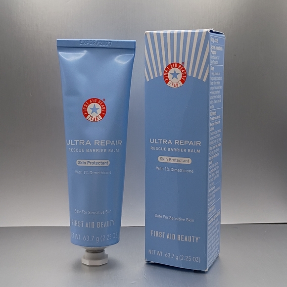 First Aid Beauty Ultra Repair Rescue Barrier Balm with 1% Dimethicone - Picture 3 of 4
